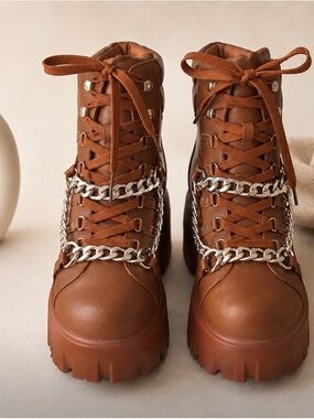 NIB Cape Robbin Platform Combat Boots Brown Chain Lug Sole Chunky  Size 7